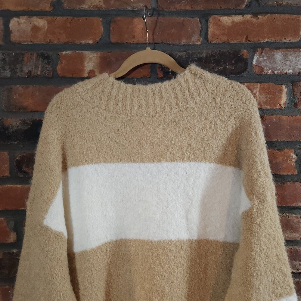 Aerie Oversized Boucle Striped V-neck Sweater Neutral Coastal Women's XL NWT - Picture 8 of 9